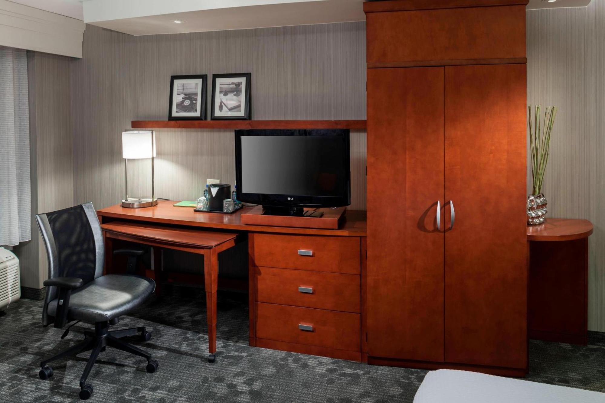 Готель Courtyard By Marriott Seattle Кіркленд Екстер'єр фото